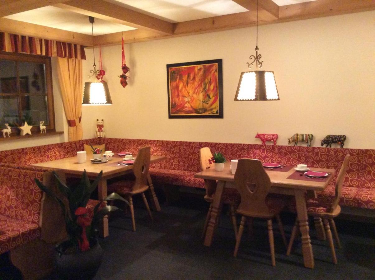 Panorama Garni Ingrid Hotel Dobbiaco Ngoại thất bức ảnh