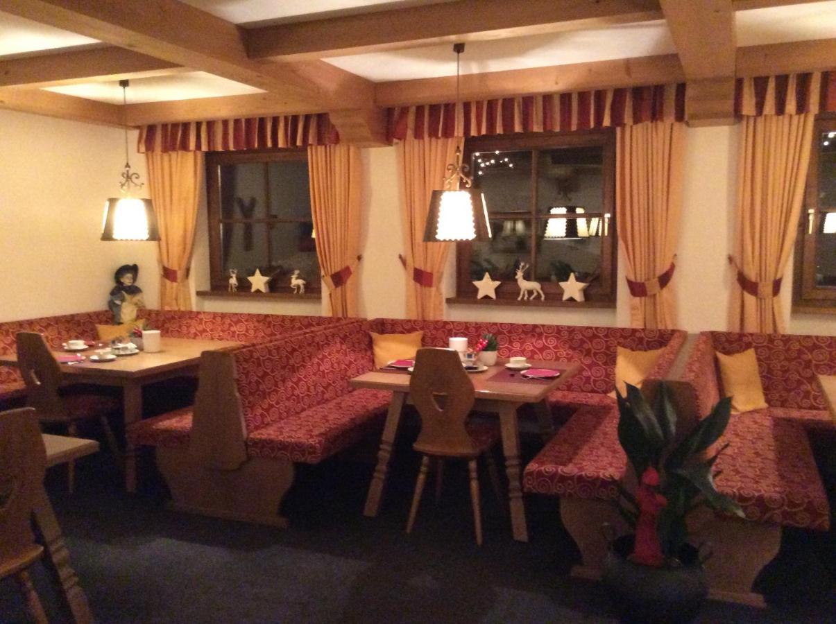 Panorama Garni Ingrid Hotel Dobbiaco Ngoại thất bức ảnh