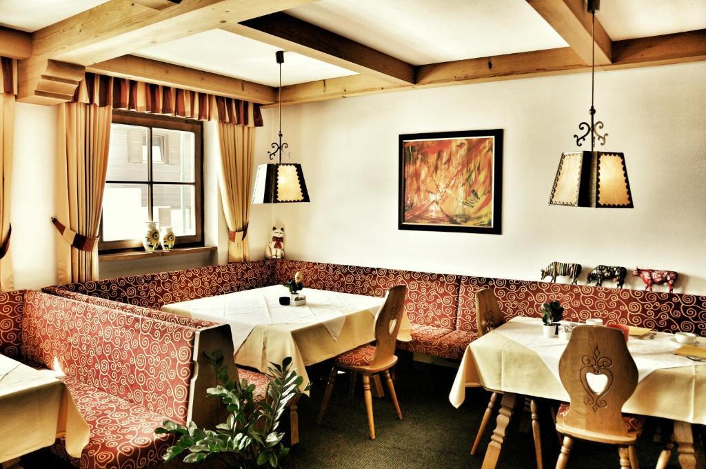 Panorama Garni Ingrid Hotel Dobbiaco Ngoại thất bức ảnh